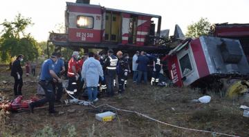 Malatya’da iki yük treni çarpıştı. 1 kişi öldü, 3 kişi yaralandı