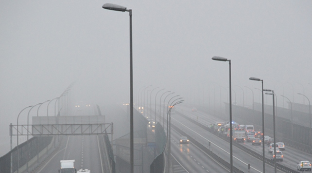 İstanbul’da etkili olan sis Etkisi gösterdi