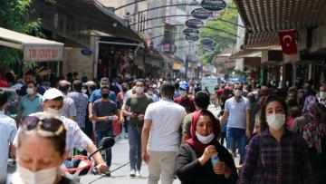 Türkiye`de en çok yeni vaka 25 ila 49 yaş grubunda görüldü