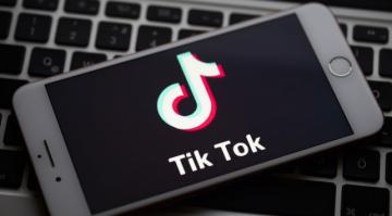 Trump, TikTok ve WeChat’in 2 kararnamesini imzaladı