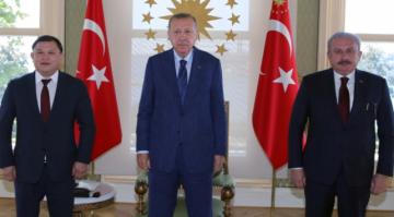 Erdoğan, Kırgızistan Meclis Başkanı Cumabekov’u kabul etti