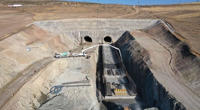 Sivas’ta yapımı süren tünel 2021’de tamamlanacak