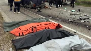 Muğla’da tırla otomobilin çarpışması sonucu 5 kişi hayatını kaybetti
